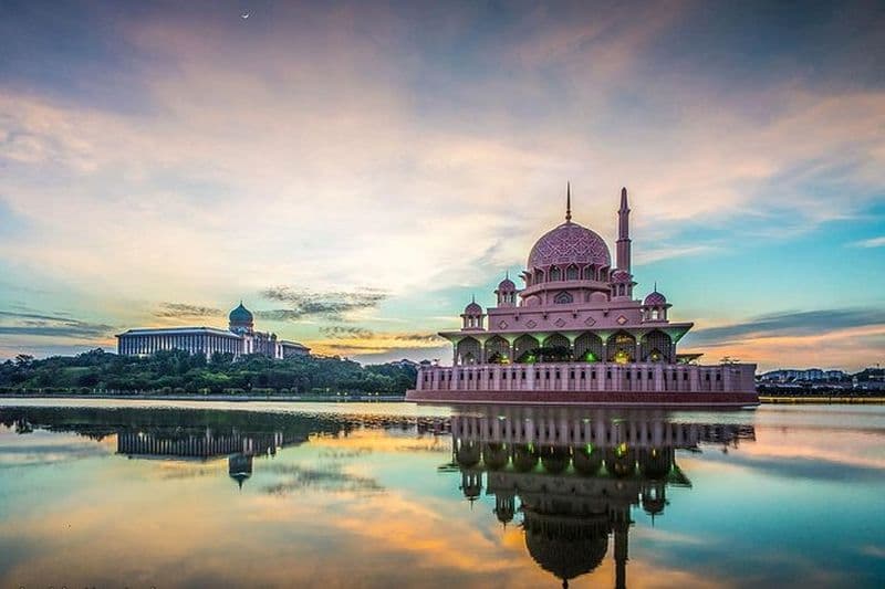 Visite de Putrajaya avec croisière en bateau traditionnel et mosquée rose (privé)