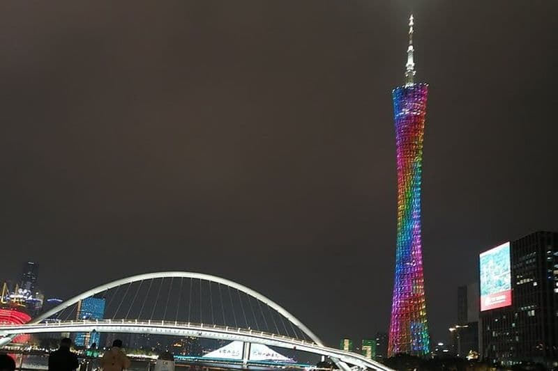 Visite nocturne privée de Guangzhou, croisière sur la rivière des Perles et dîner Dim-Sum