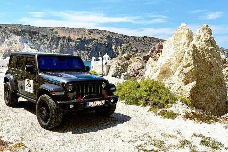 Excursion d'une journée en jeep de luxe Milos avec barbecue et boissons