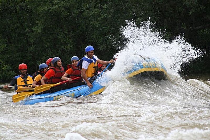 Excursion d'une journée en rafting sur la rivière Kundalika