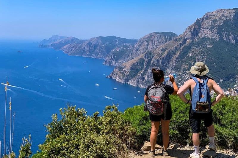 Découvrez la randonnée privée "Chemin des Dieux" au départ d'Amalfi Positano Sorrento
