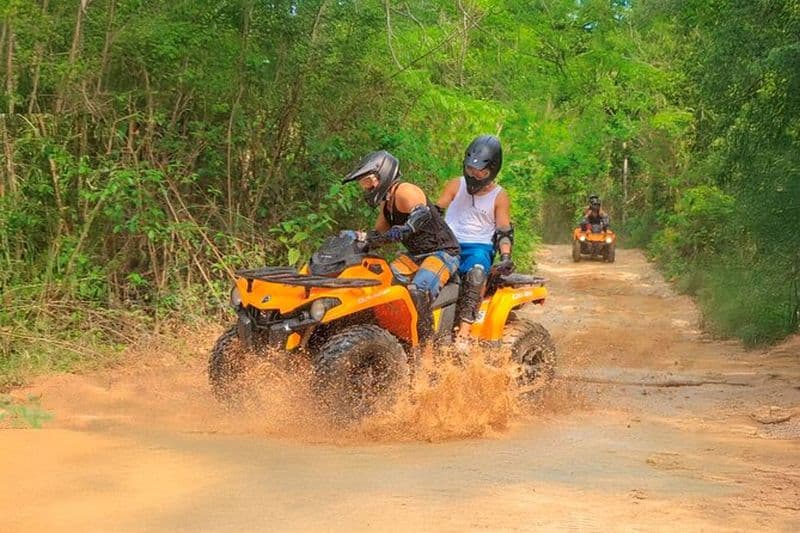 Aventure d'une demi-journée: Cenote + Tyrolienne + Visite en VTT