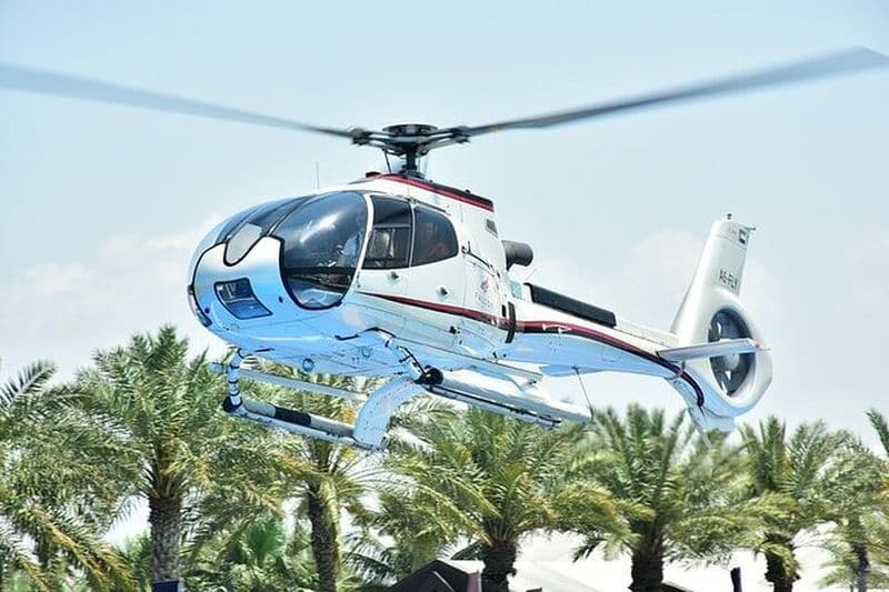 Excursion en hélicoptère à Abu Dhabi avec transfert gratuit