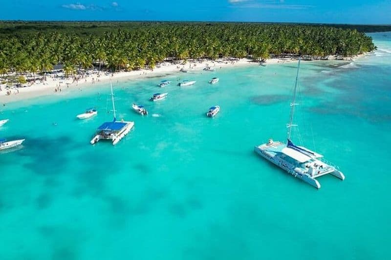 De Saint-Domingue Saona Island Food And Drink Catamaran Vip