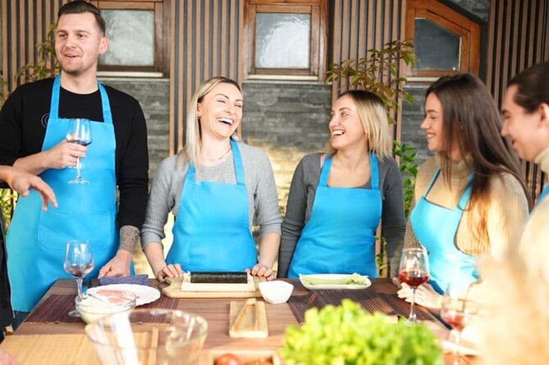 Cours de cuisine de sushis avec un chef local à Edmonton