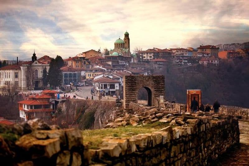 Excursion d'une journée à la forteresse de Tsaravets à Veliko Tarnovo et au canyon d'Emen
