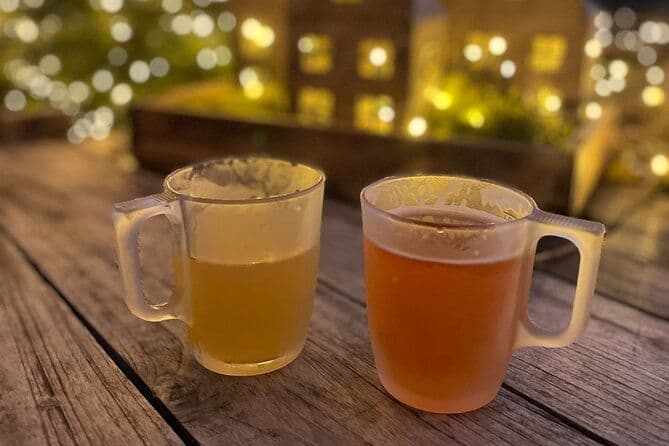 Promenade avec du vin chaud autour du château de Karlsruhe