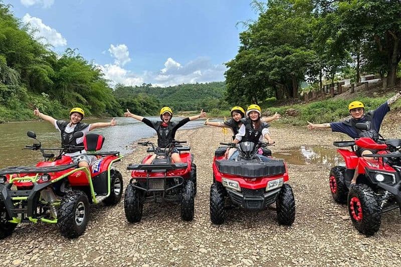 Visite en VTT et visite de la ferme aux ananas à Chiang Rai