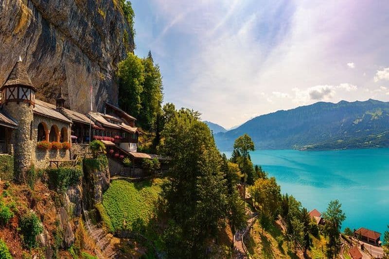Billet Grottes de Beatus, pont panoramique, parc naturel Blue Lake et croisière sur le lac de Thoune