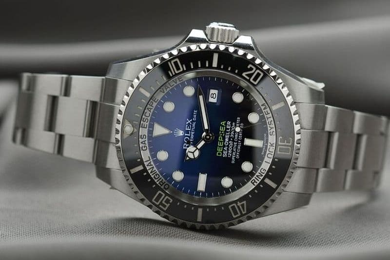 Excursion à vélo électrique dans la vieille ville de Genève avec entrée gratuite au musée