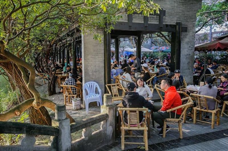 Visite privée d'une journée: base de Chengdu Panda et visite à pied du centre-ville