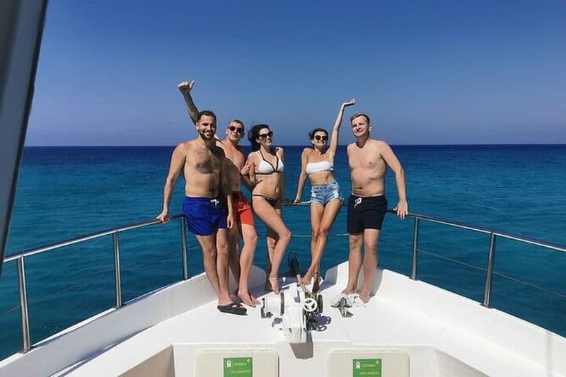 Croisière au Blue Lagoon avec visites touristiques au départ du port de Latchi