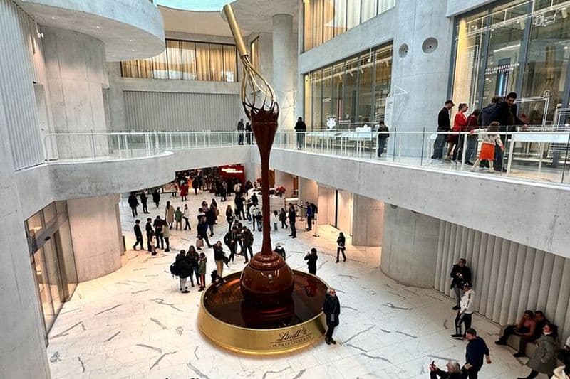 Visite privée d'une journée Lindt, maison du chocolat et musée de la FIFA à Zurich