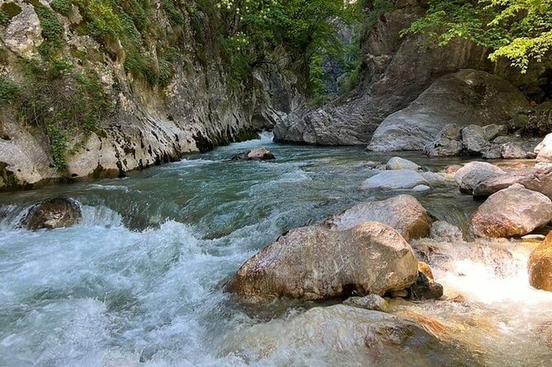 Culture Meets Adventure: Peja City Tour & Rugova Canyon Randonnée