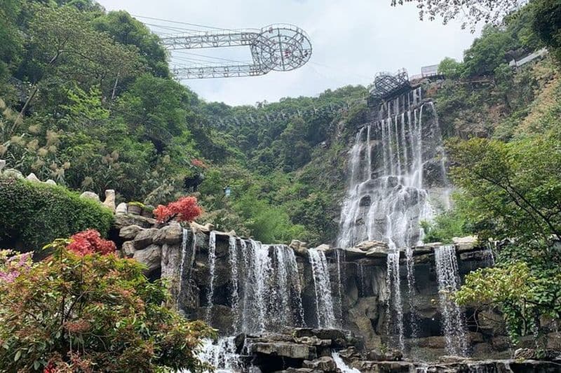 Visite privée du canyon de Gulong et de la grotte de Jinlong au départ de Guangzhou