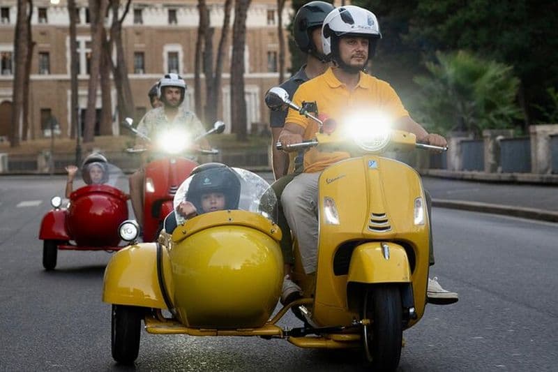 Vespa Sidecar Tour à Rome avec Pick-up, Drop-off, Gelato inclus