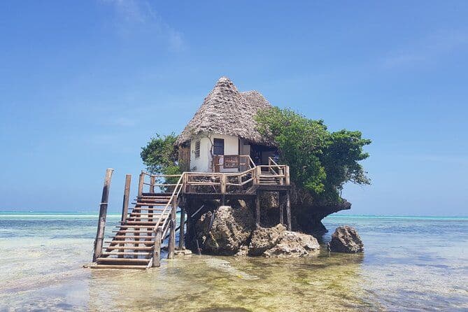 Forêt de Jozani, grotte de Kuza, plage de Paje et restaurant The Rock
