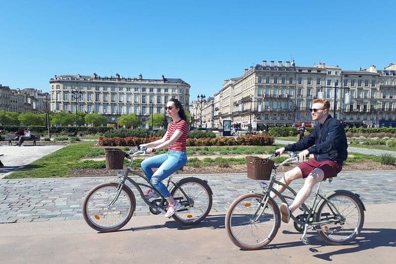Visite de Bordeaux à vélo "The Best of Bordeaux"