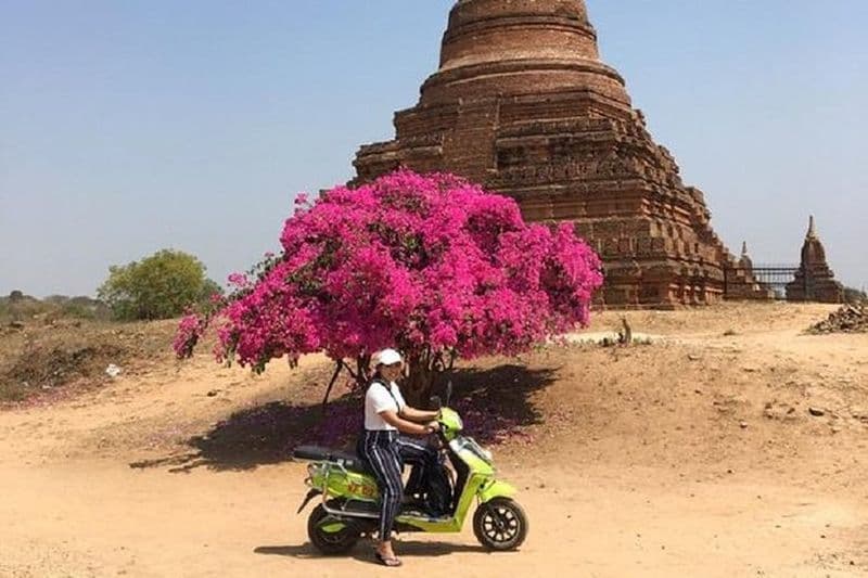 Bagan, patrimoine mondial de l'UNESCO: temples archéologiques à vélo électrique