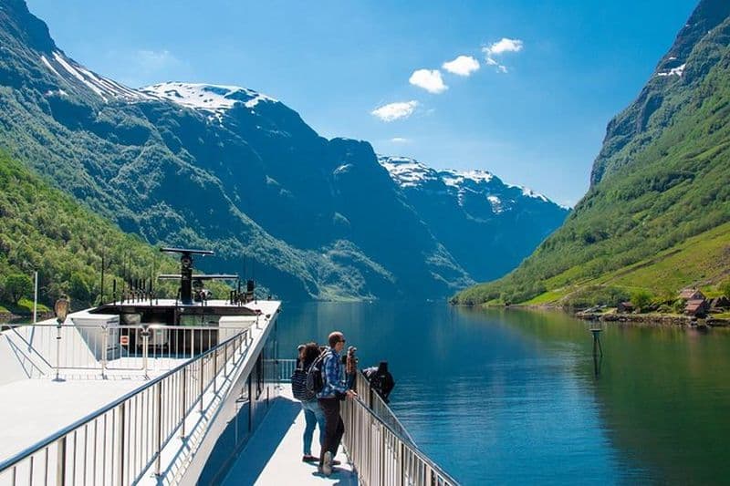 Visite guidée - Village Viking, croisière sur le Nærøyfjord et chemin de fer de Flåm