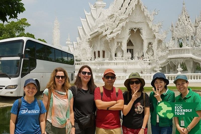 Chiang Mai : Visite en bus d'une journée du temple blanc et du temple bleu
