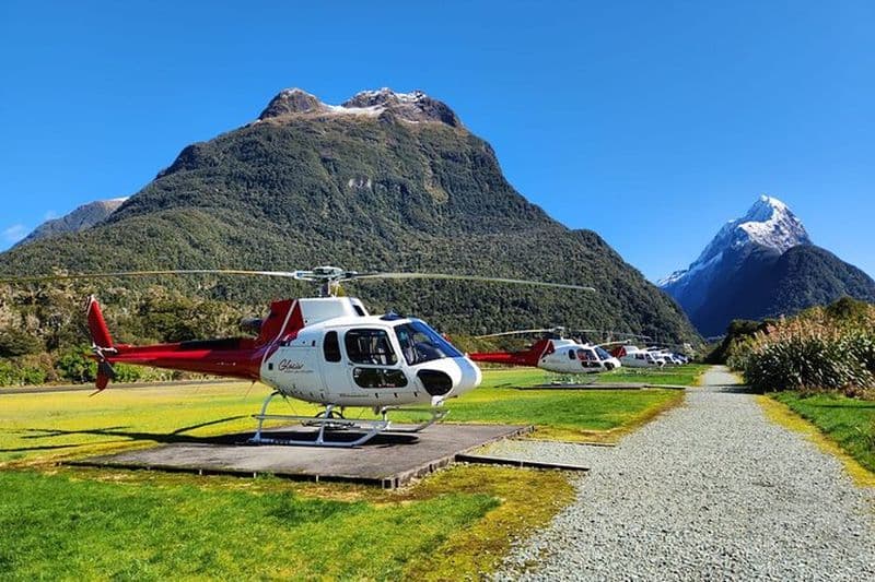 Vol et croisière d'une demi-journée en hélicoptère à Milford au départ de Queenstown