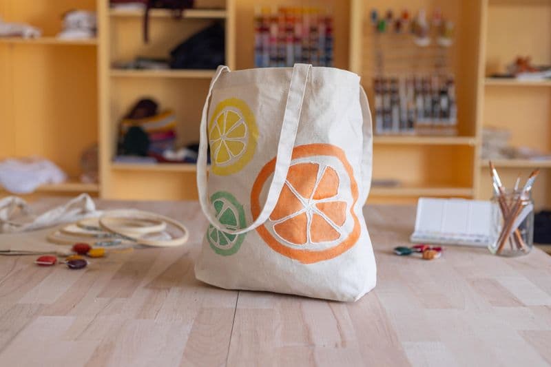 Réalisez votre aquarelle et broderie sur tote bag