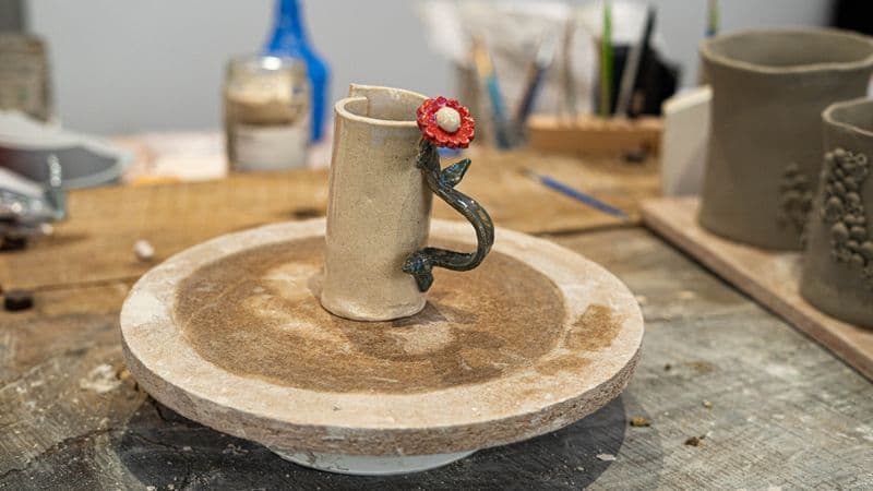 Initiez-vous au modelage et au décor sur céramique