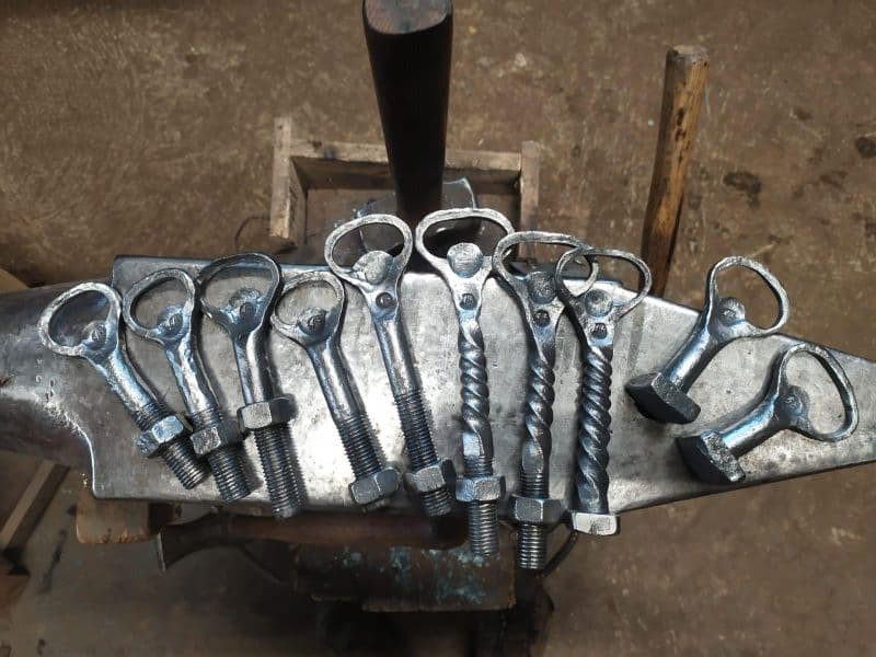 Billet Atelier - Forgez vos décapsuleurs sur-mesure en duo