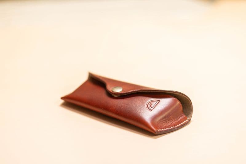 Fabriquez votre étui à lunettes en cuir