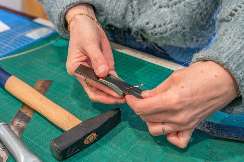 Réalisez votre ceinture en cuir unique