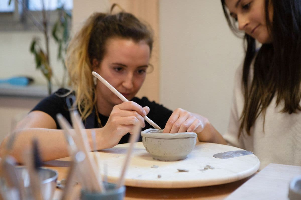 Modelez votre set à café en céramique