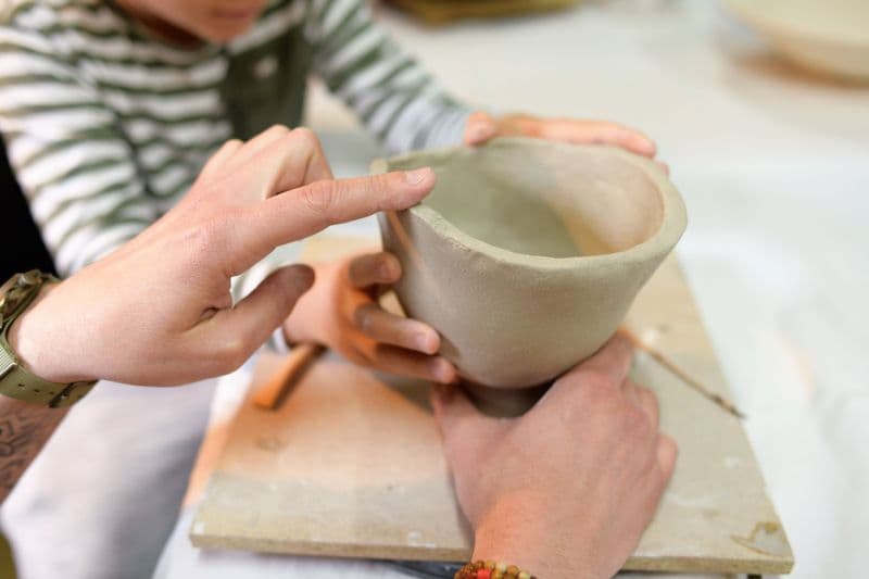 Découvrez l'art du modelage en famille