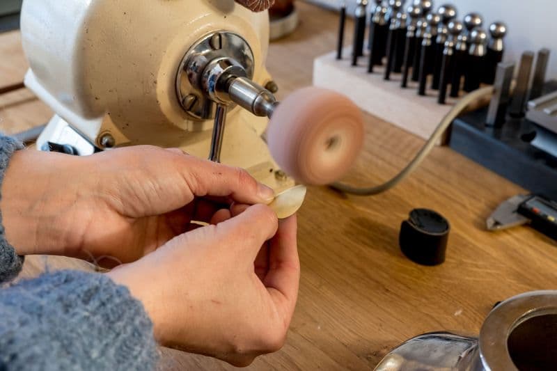 Billet Atelier - Concevez votre pendentif en or éthique 18 carats