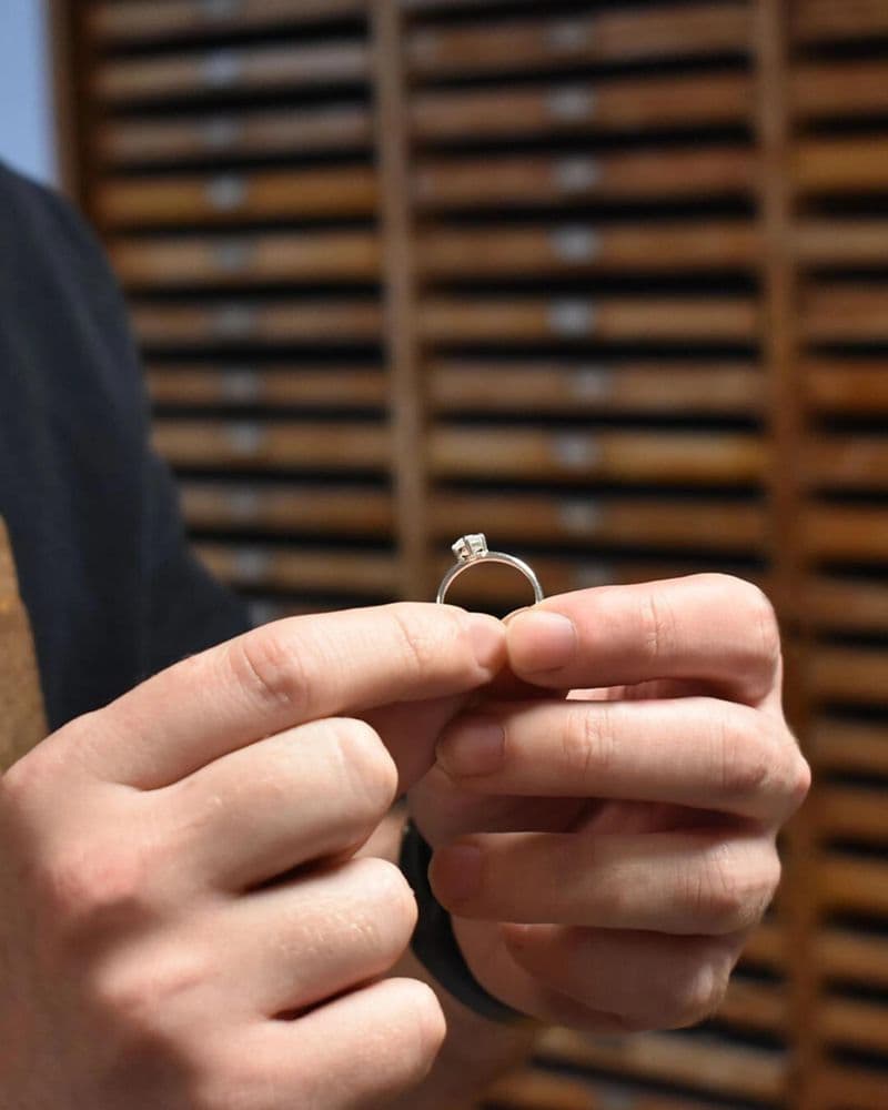 Billet Atelier - Créez votre bague en argent sertie