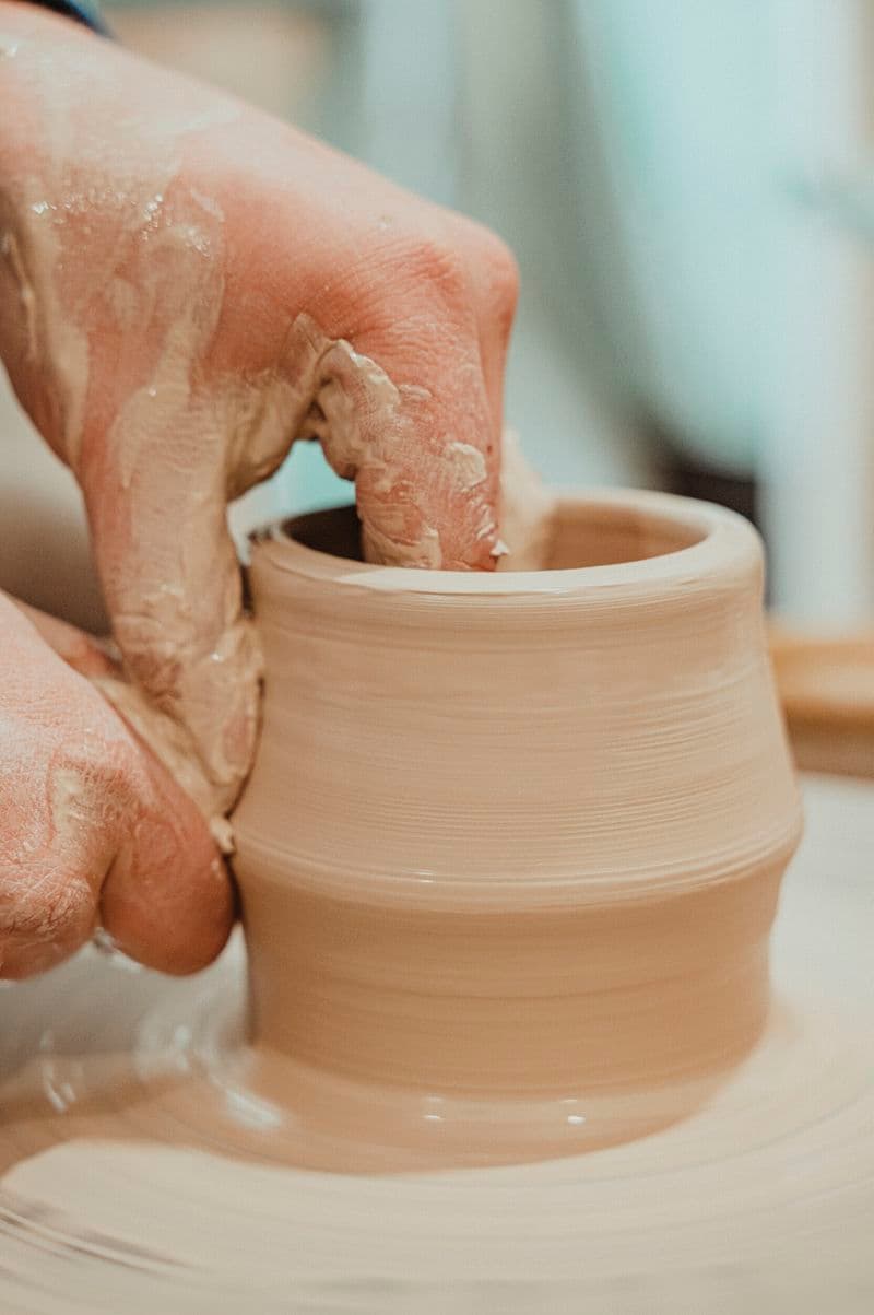 Billet Atelier - Initiez-vous au tour de potier sur une journée