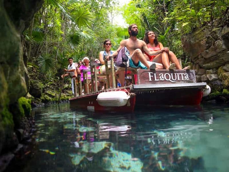 Billet Playa del Carmen : Entrée à Xcaret Plus avec spectacle et déjeuner