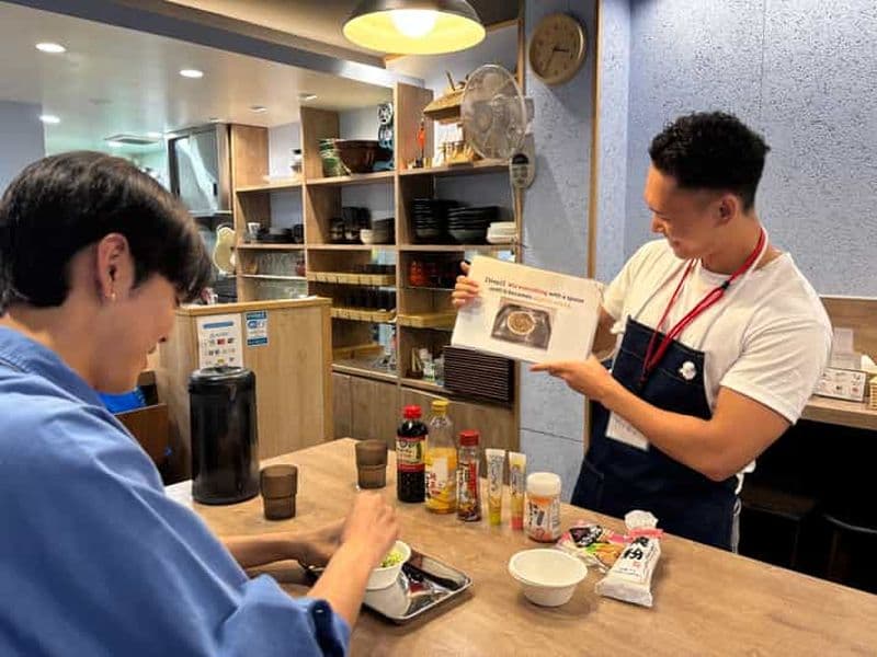 Billet Osaka : cours de cuisine de ramen et de gyoza avec des hôtes locaux sympathiques