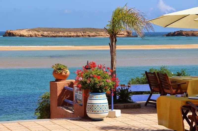 Billet Excursion d'une journée à Oualidia : Détente au bord de la lagune et exploration de la côte