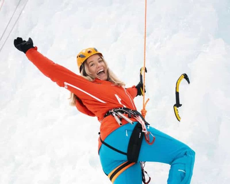 Billet Oslo : Expérience d'escalade sur glace guidée au SNØ Ski Dome