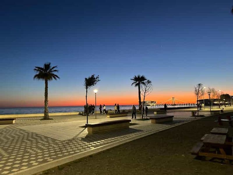 Billet De Tirana : journée de ville et de plage à Durres avec parasol inclus.