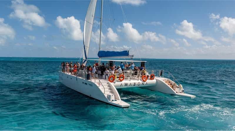 Billet Cancun Isla Mujeres Catamaran ! Open Bar, déjeuner et plongée en apnée