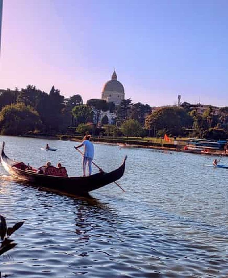 Billet Rome : balade en gondole sur le lac