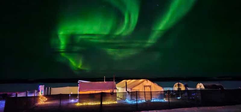 Billet Yellowknife : séance de sauna communautaire sous les aurores boréales