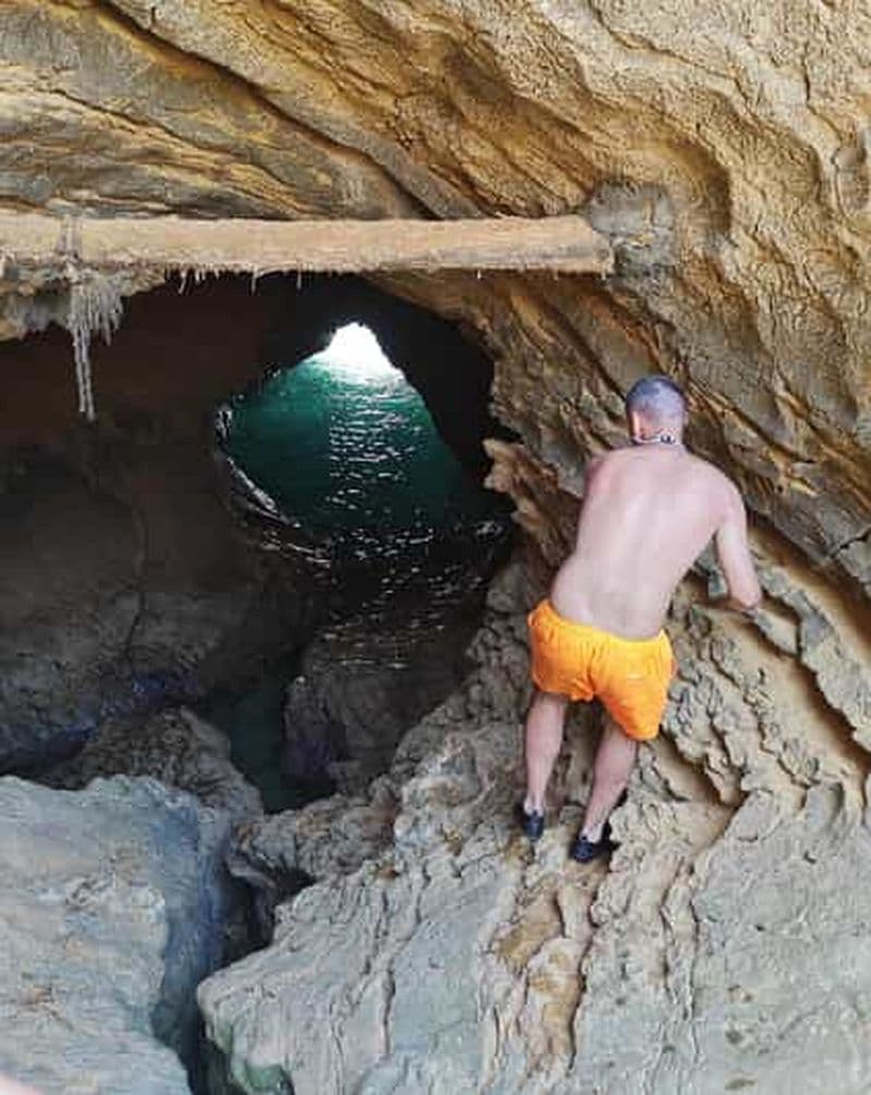 Billet De Marseille aux Calanques Blueues by train, hike, lagoons and villages