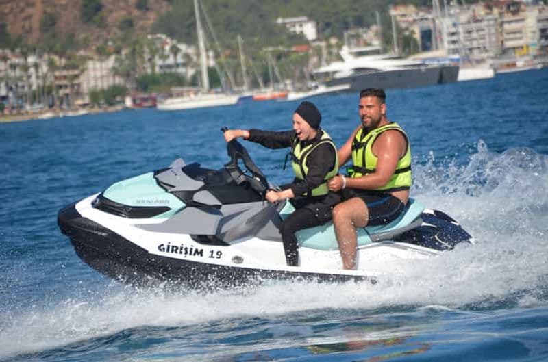 Billet Barcelone : Louez un Jetski privé à court ou à long terme