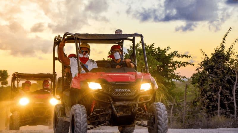 Billet Punta Cana : excursion en buggy au coucher du soleil avec baignade dans une grotte et spectacle de danse