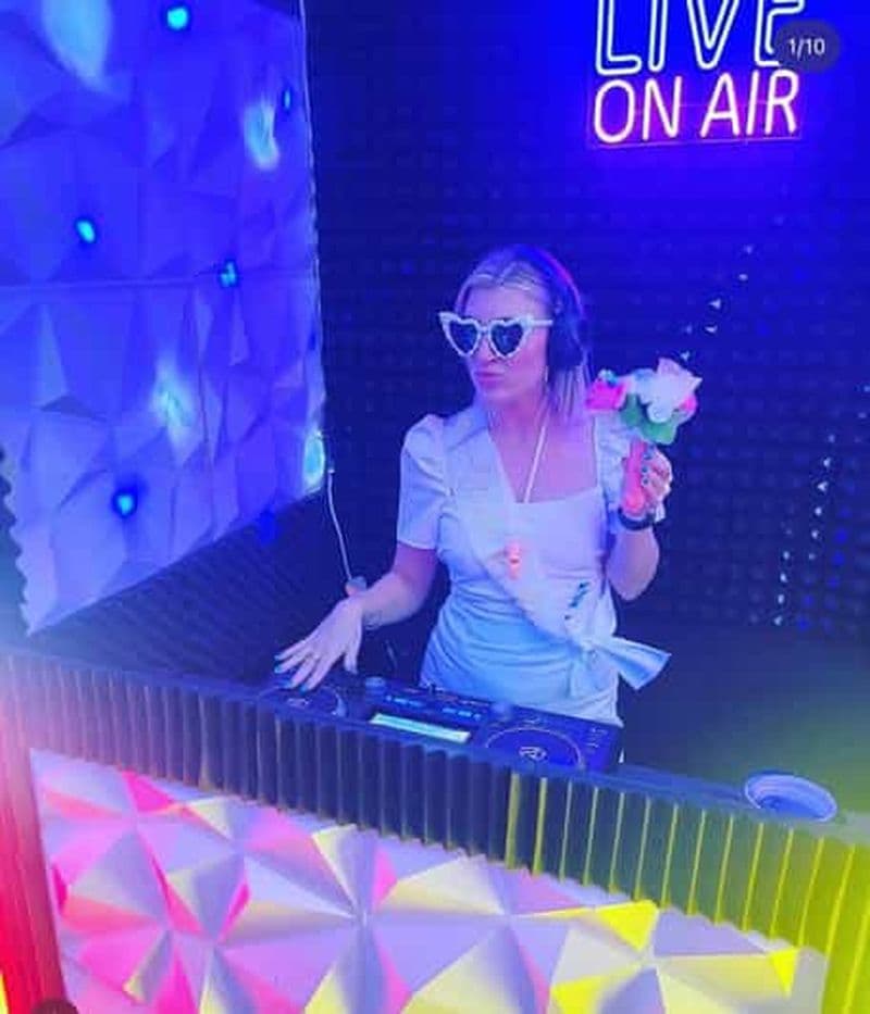 Billet Location d'une salle de karaoké privée (jusqu'à 30 personnes)