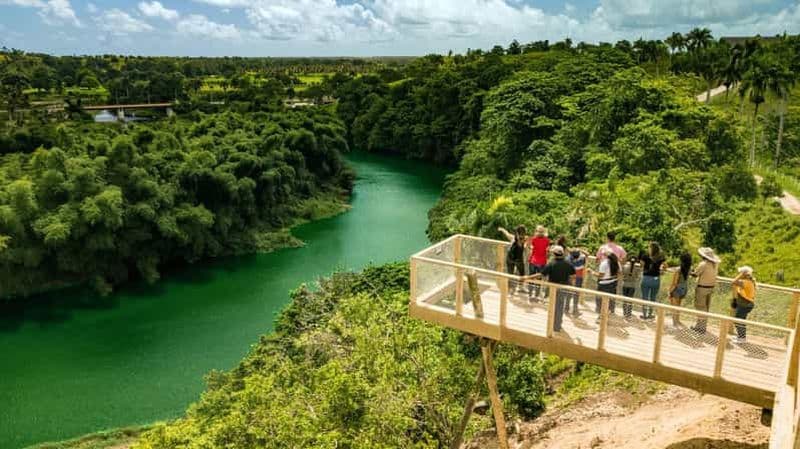Billet Punta Cana : Visite en bus du parc animalier Xploration avec rencontres