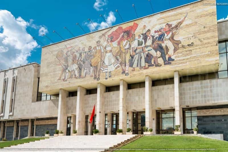 Billet Tirana : Visite de l'histoire du communisme